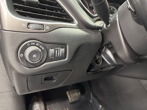 Used 2020 Jeep Cherokee Latitude Plus w/ Cold Weather Group image 20