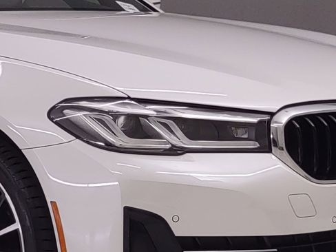 Certified 2023 BMW 530i 530i w/ Convenience Package image 9