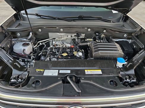 Used 2024 Volkswagen Atlas SE image 30