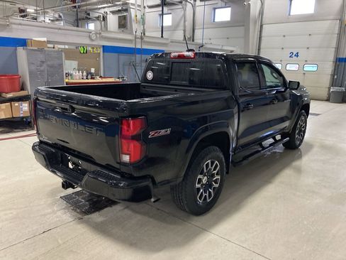 Used 2024 Chevrolet Colorado Z71 w/ Z71 Convenience Package 2 AWD/4WD image 7