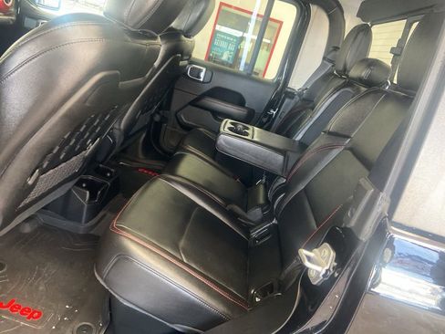 Used 2022 Jeep Gladiator Rubicon w/ LED Lighting Group image 12
