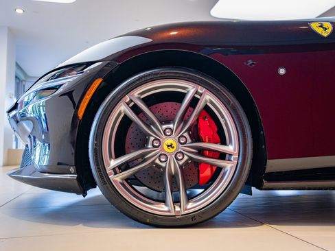 Used 2024 Ferrari Roma Spider image 3