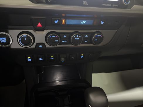 Used 2023 Toyota Tacoma Limited image 23