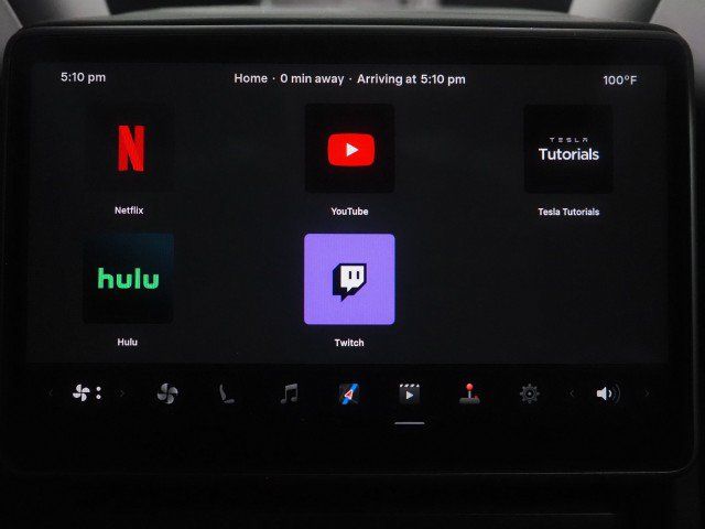 Used 2026 Tesla Model Y Long Range RWD image 27