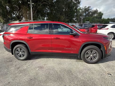 Used 2026 Chevrolet Traverse LT w/ Driver Confidence Package FWD image 3