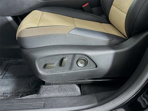 Certified 2025 Chevrolet Equinox ACTIV w/ Safety and Technology Package AWD/4WD image 21