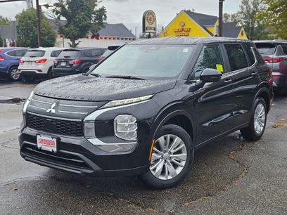 New 2025 Mitsubishi Outlander ES