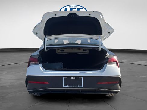 New 2026 Hyundai Elantra Sport FWD image 17