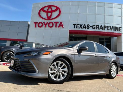 Used 2024 Toyota Camry LE FWD image 2