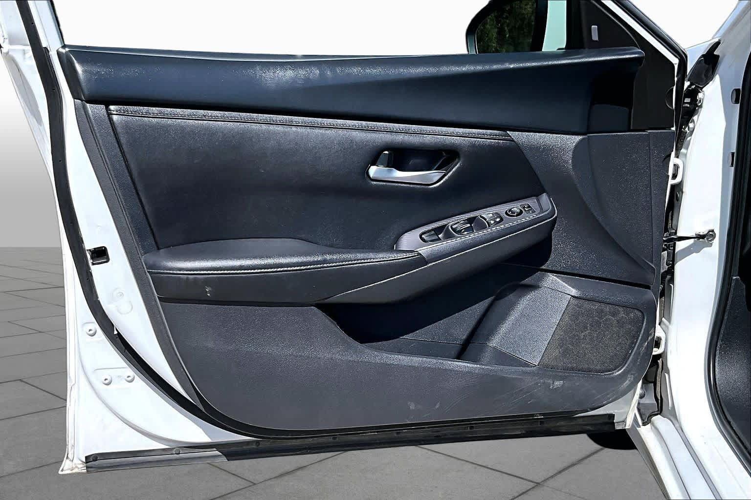 Used 2024 Nissan Sentra SV FWD image 21