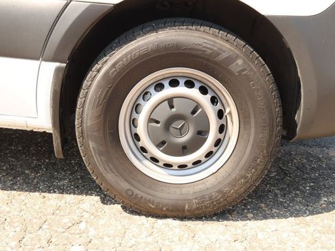 Used 2025 Mercedes-Benz Sprinter 2500 image 9