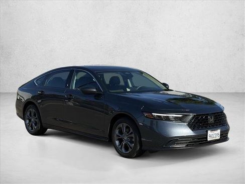 Used 2023 Honda Accord EX image 3