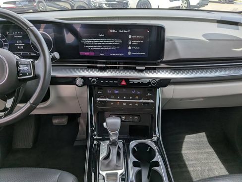 Certified 2024 Kia Carnival SX Prestige FWD image 17