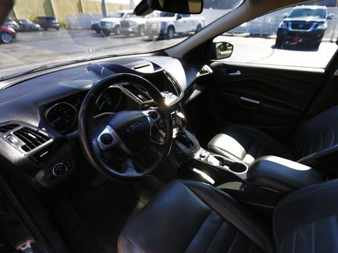 Used 2015 Ford Escape Titanium AWD/4WD image 4