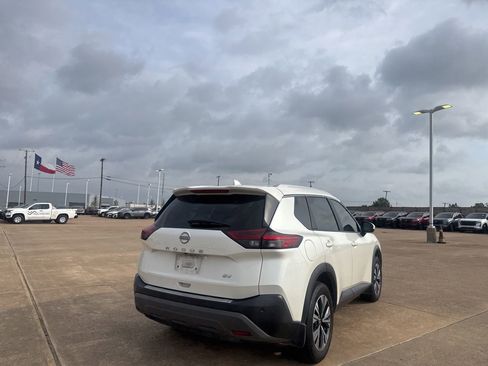 Used 2023 Nissan Rogue SV w/ SV Premium B Package FWD image 19