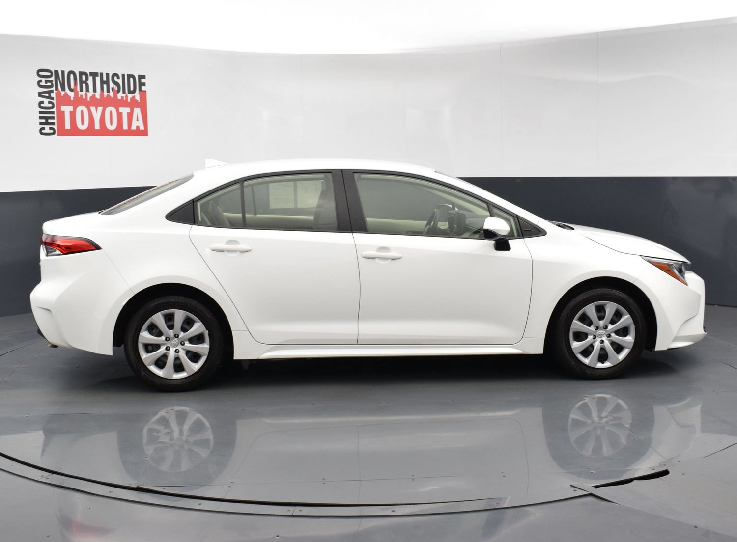 Used 2024 Toyota Corolla LE FWD image 5
