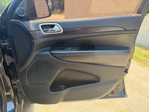 Used 2014 Jeep Grand Cherokee Laredo w/ Quick Order Package 23E AWD/4WD image 26