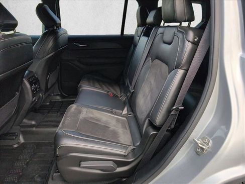 Used 2024 Jeep Grand Cherokee L Laredo AWD/4WD image 19