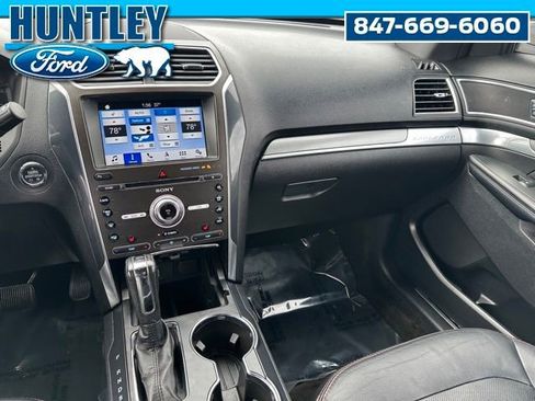 Used 2018 Ford Explorer Sport image 17