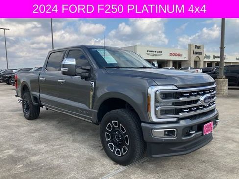 Used 2024 Ford F250 Platinum w/ FX4 Off-Road Package image 9