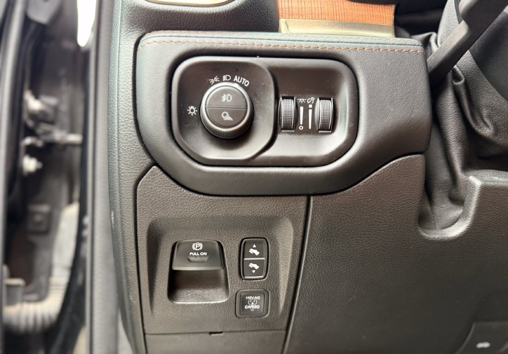 Used 2022 RAM 1500 Limited AWD/4WD image 25