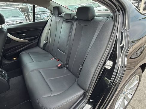 Used 2017 BMW 320i Sedan RWD image 22
