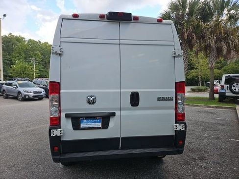 Used 2023 RAM ProMaster 2500 FWD image 3