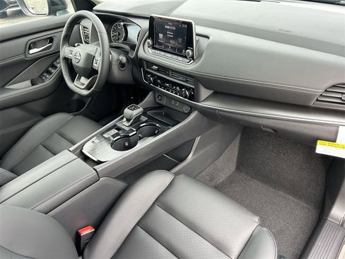 New 2026 Nissan Rogue SV image 10