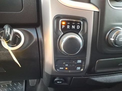 Used 2022 RAM 1500 Classic SLT AWD/4WD image 29