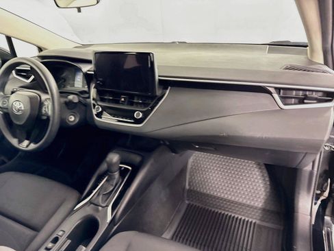 Used 2024 Toyota Corolla LE FWD image 40
