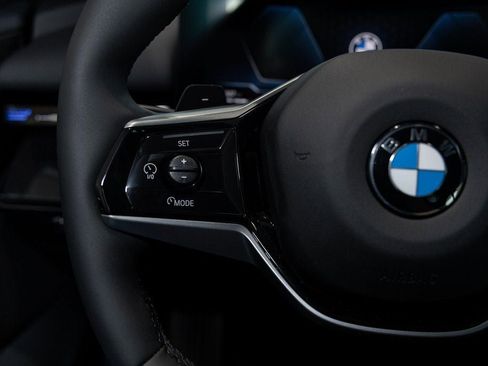 Used 2026 BMW 530i xDrive w/ Premium Package image 25