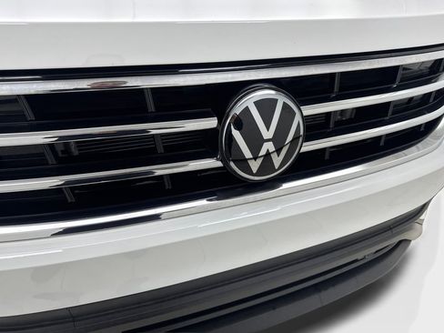 Used 2024 Volkswagen Tiguan SE FWD image 25