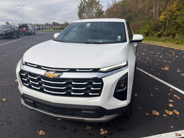 Used 2026 Chevrolet Equinox LT FWD image 5