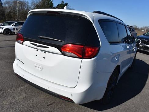Used 2019 Chrysler Pacifica Touring Plus w/ S Appearance Package image 3