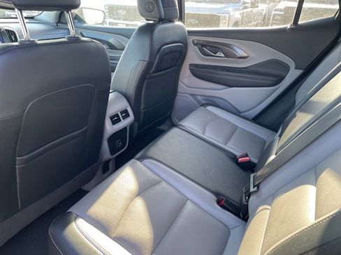 Used 2024 GMC Terrain SLT image 15