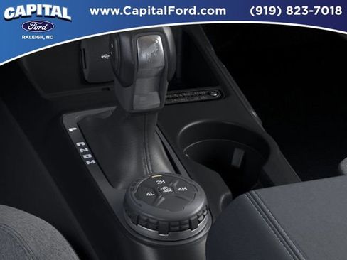 New 2025 Ford Bronco 4-Door AWD/4WD image 17