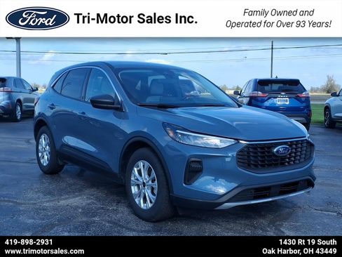 Used 2023 Ford Escape Active w/ Tech Pack #1 FWD image 1