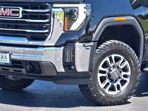 Used 2024 GMC Sierra 2500 SLT w/ SLT Premium Package AWD/4WD image 2