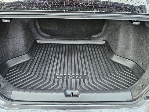 Used 2016 Honda Civic Touring image 17