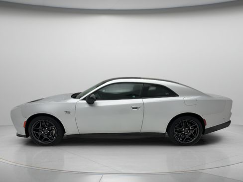 Used 2024 Dodge Charger Daytona R/T w/ Plus Group AWD/4WD image 8