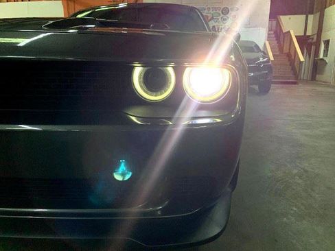 Used 2018 Dodge Challenger R/T Scat Pack w/ Leather Interior Group RWD image 50
