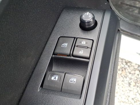 Used 2021 Toyota Tacoma SR RWD image 23