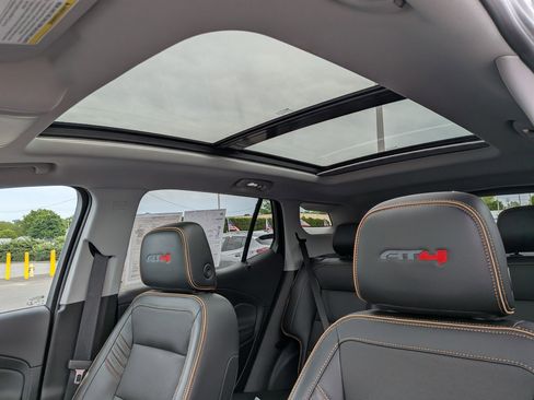 Certified 2023 GMC Terrain AT4 w/ Tech Package AWD/4WD image 18