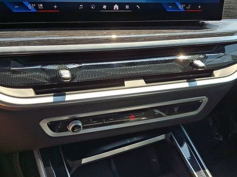 Used 2024 BMW X7 xDrive40i w/ M Sport Package AWD/4WD image 20