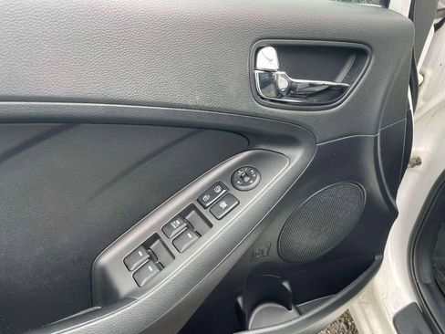 Used 2016 Kia Forte LX image 17