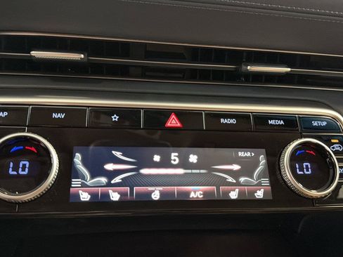 Used 2022 Genesis GV80 3.5T Advanced + AWD/4WD image 18