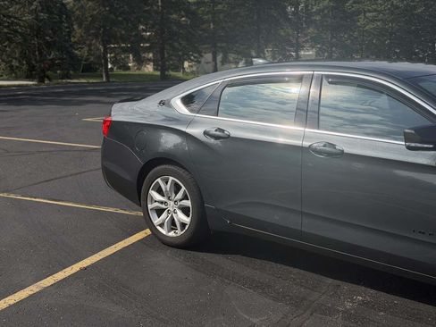 Used 2019 Chevrolet Impala LT FWD image 3