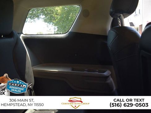 Used 2025 Kia Carnival FWD image 34