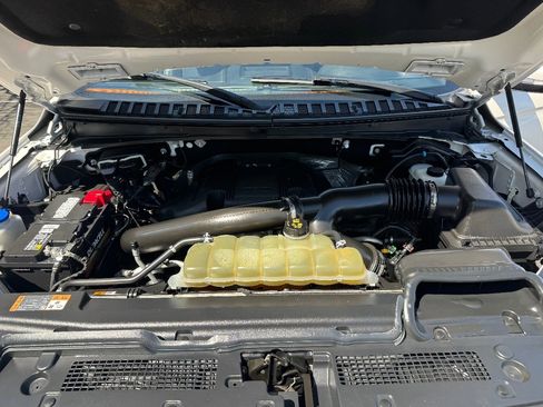 Used 2019 Ford Expedition Limited w/ Equipment Group 301A image 23