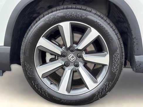 Certified 2023 Honda Pilot Touring image 12